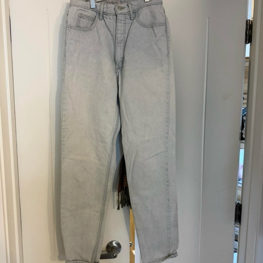 Light Wash High-Waisted Jeans